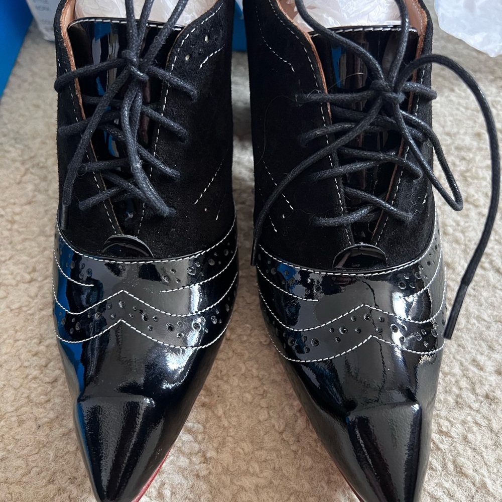 BNIB Fluevog Classy Nora - Picture 2 of 4